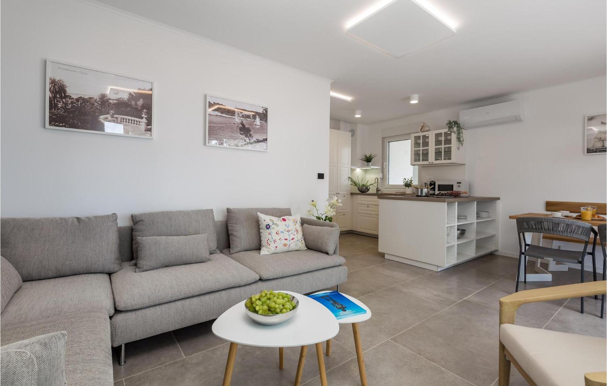Amazing Apartment In Mali Losinj With Wifi Εξωτερικό φωτογραφία