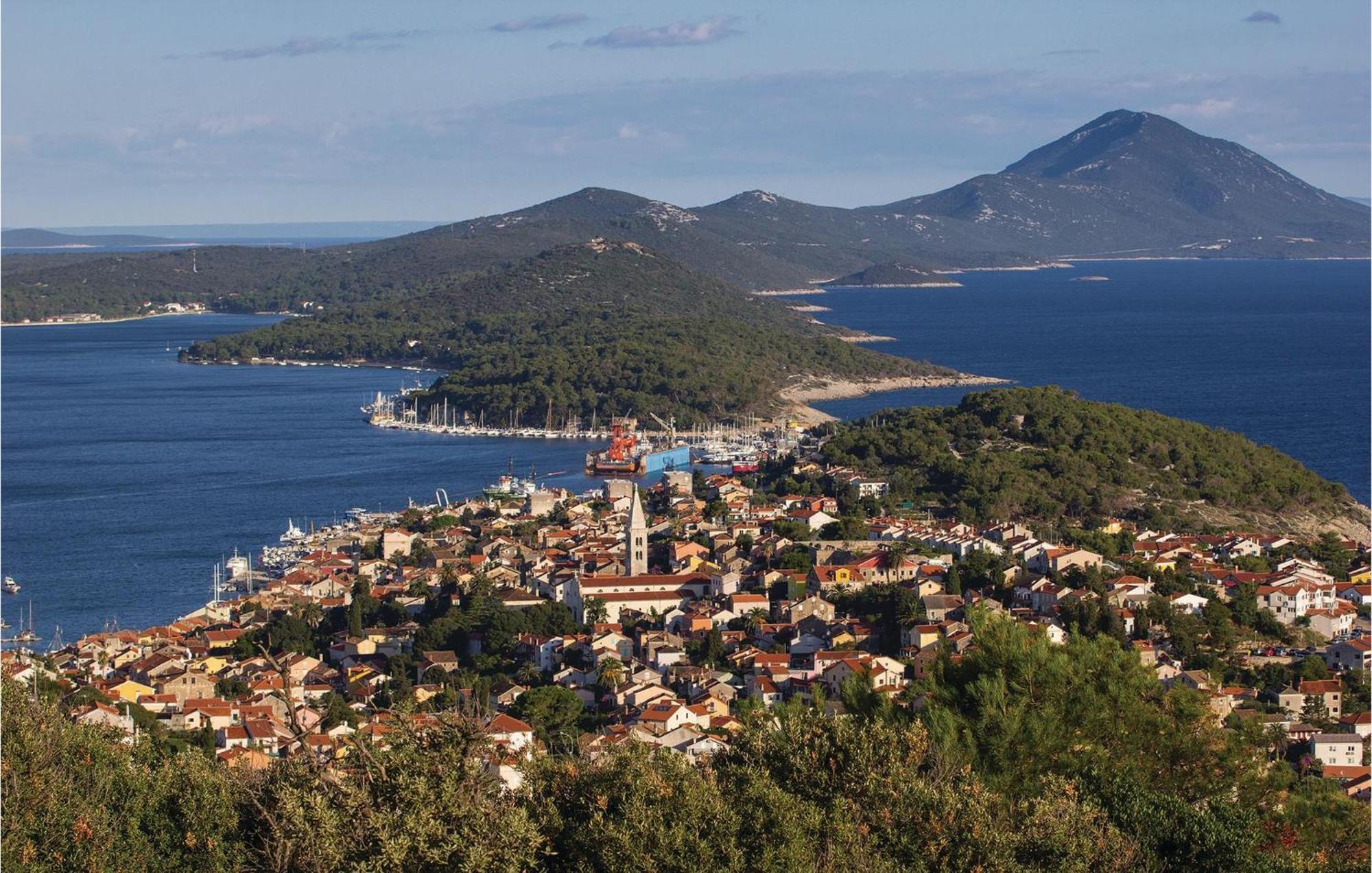 Amazing Apartment In Mali Losinj With Wifi Εξωτερικό φωτογραφία